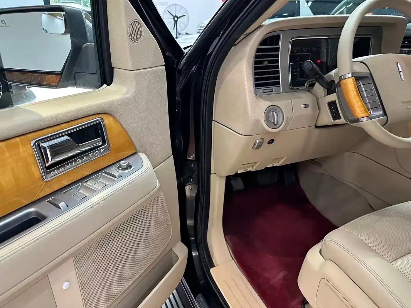 Navigator One 2008 Model 5.4L Extended Version — миниатюра 11