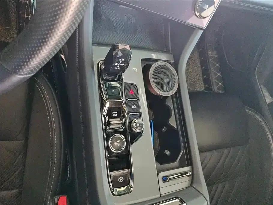 Lynk & Co 09 EM-P 2021 2.0T PHEV Halo 6-seater — миниатюра 16