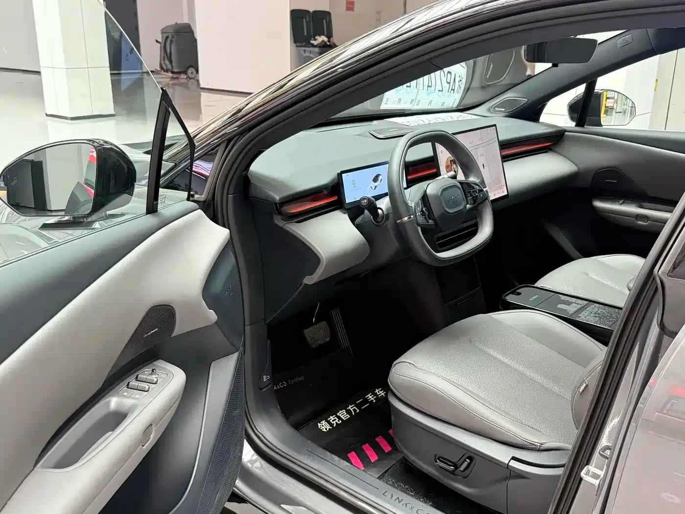 Lynk & Co Z20 2025 Model 530km RWD Pro — миниатюра 4