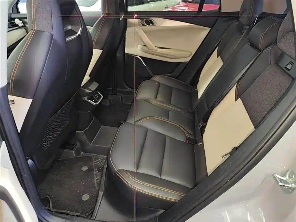 Lynk & Co 06 EM-P 2022 PHEV 84KM Range Pro — миниатюра 17
