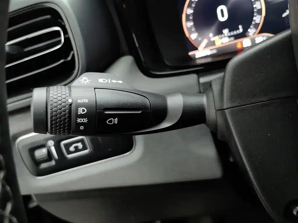 Lynk & Co 02 Hatchback 2022 2.0TD Plus — миниатюра 21