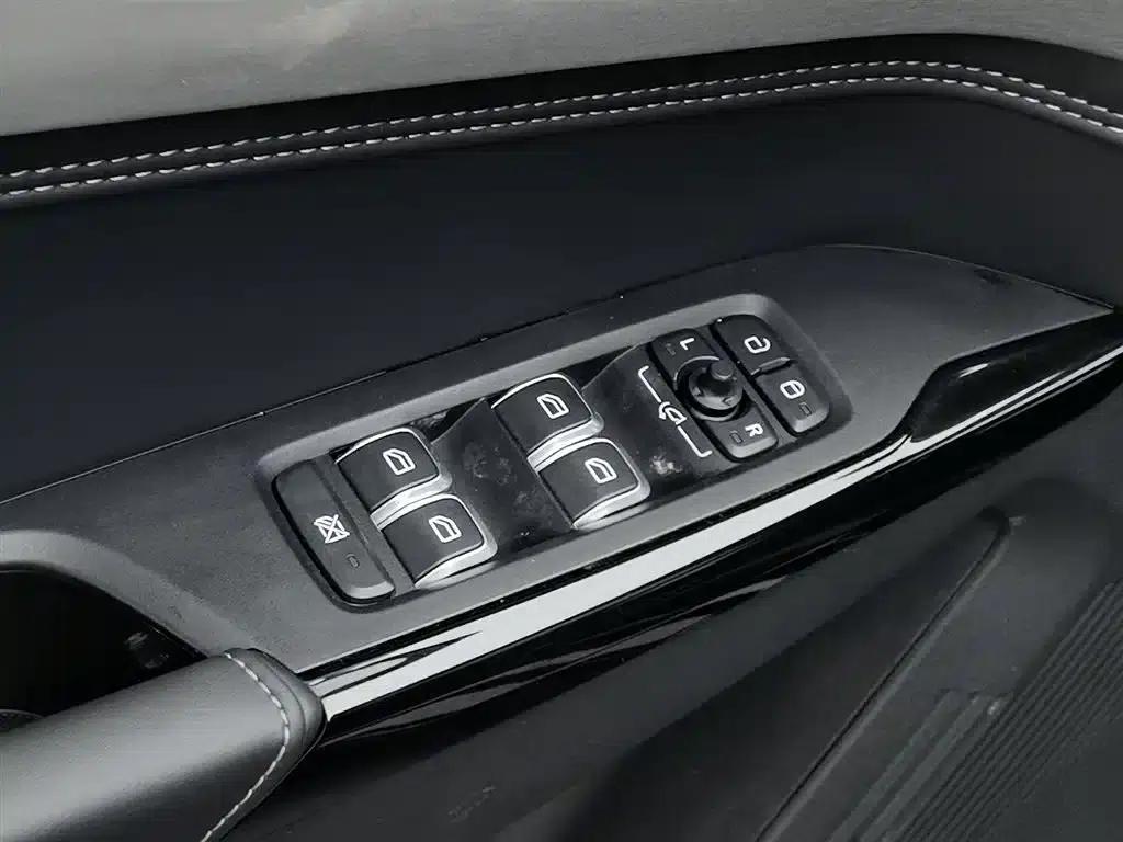 Lynk & Co 02 Hatchback 2022 2.0TD Plus — миниатюра 9