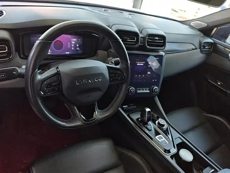 Lynk & Co 02 Hatchback 2022 2.0TD Summer Limited Edition — миниатюра 12