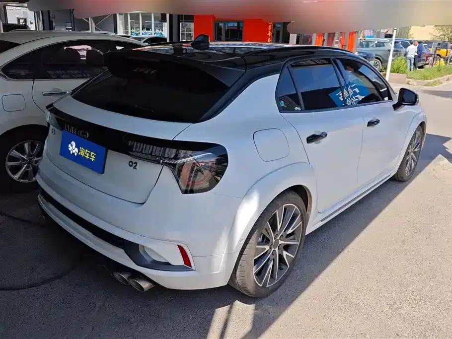 Lynk & Co 02 Hatchback 2022 2.0TD Summer Limited Edition — миниатюра 3