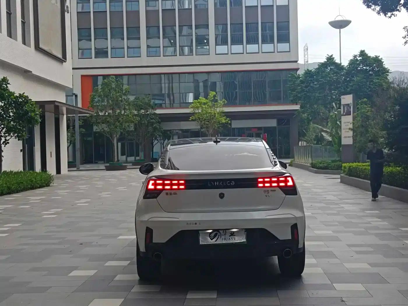 Lynk & Co 05 EM-P 2021 1.5TD PHEV HALO — миниатюра 4