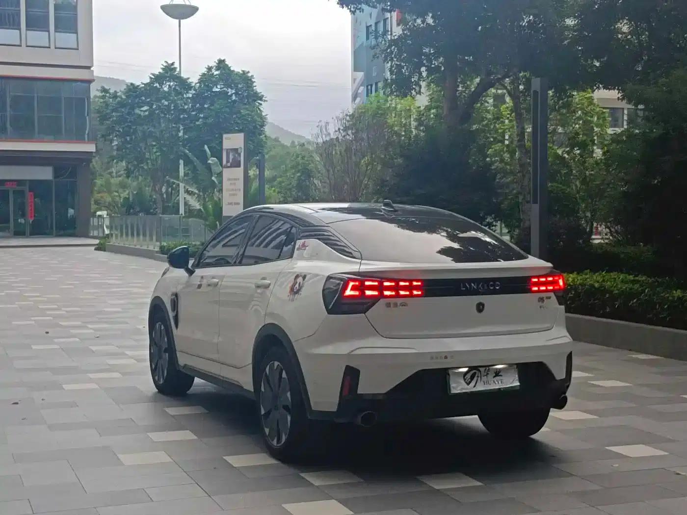 Lynk & Co 05 EM-P 2021 1.5TD PHEV HALO — миниатюра 5