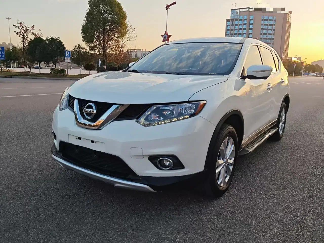 Nissan X-Trail 2015 2.0L CVT Comfort MAX Edition 2WD — миниатюра 1