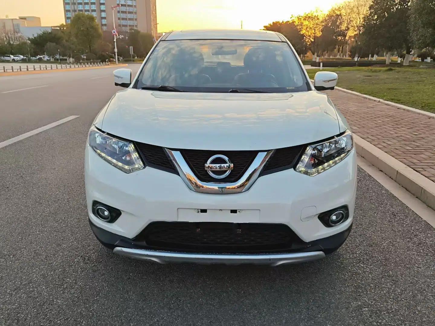Nissan X-Trail 2015 2.0L CVT Comfort MAX Edition 2WD — миниатюра 2