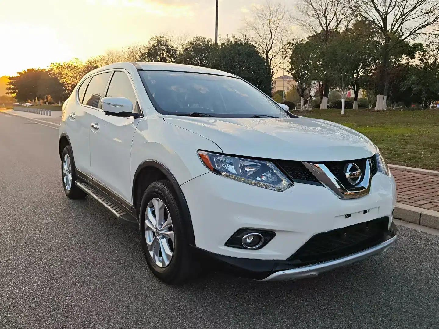 Nissan X-Trail 2015 2.0L CVT Comfort MAX Edition 2WD — миниатюра 3
