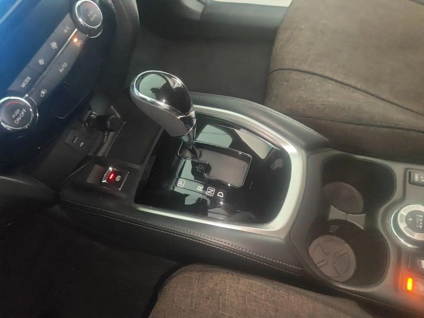 Nissan X-Trail 2019 2.5L CVT Smart Connect Luxury Edition 4WD — миниатюра 17