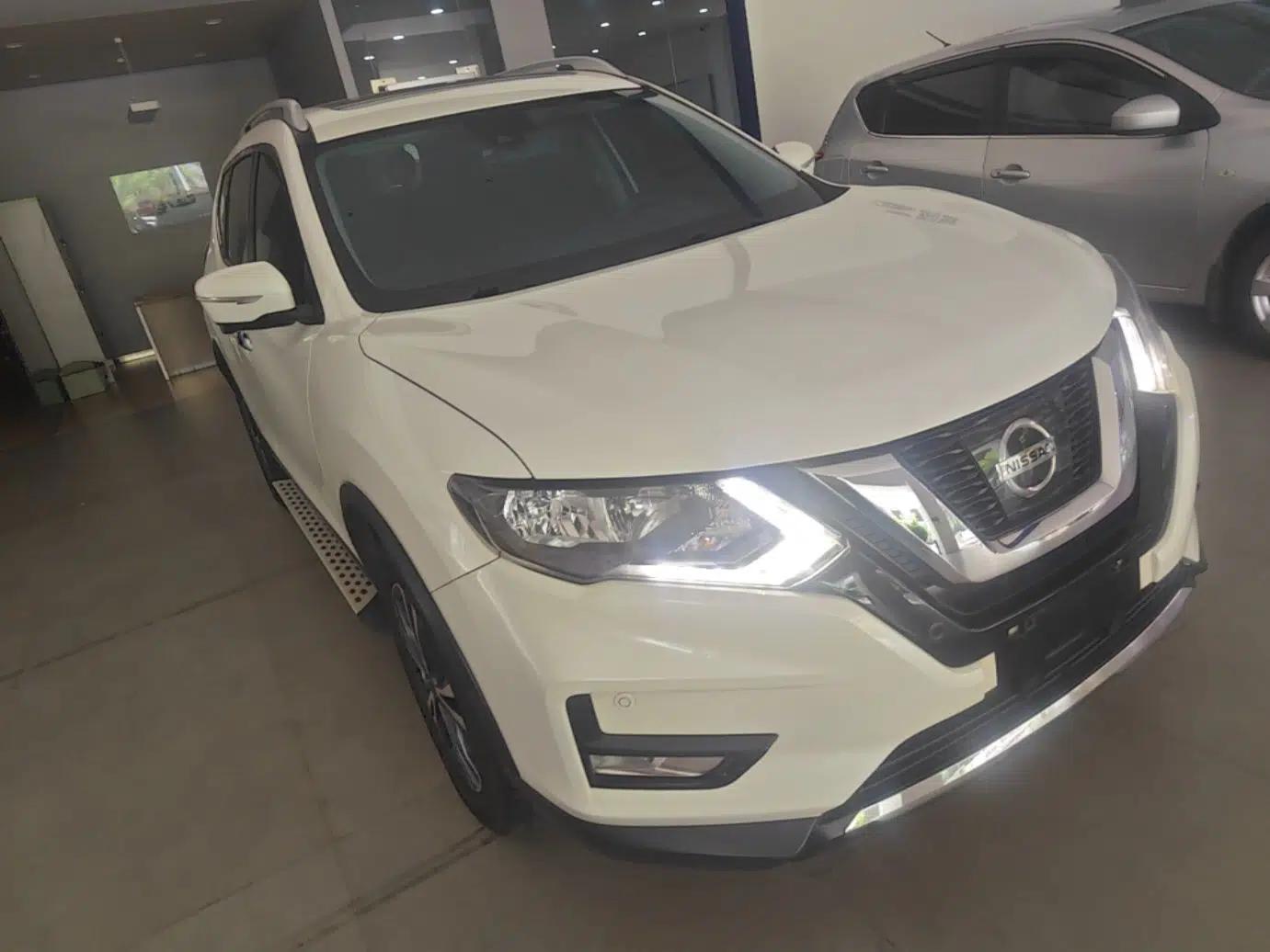 Nissan X-Trail 2019 2.5L CVT Smart Connect Luxury Edition 4WD — миниатюра 3