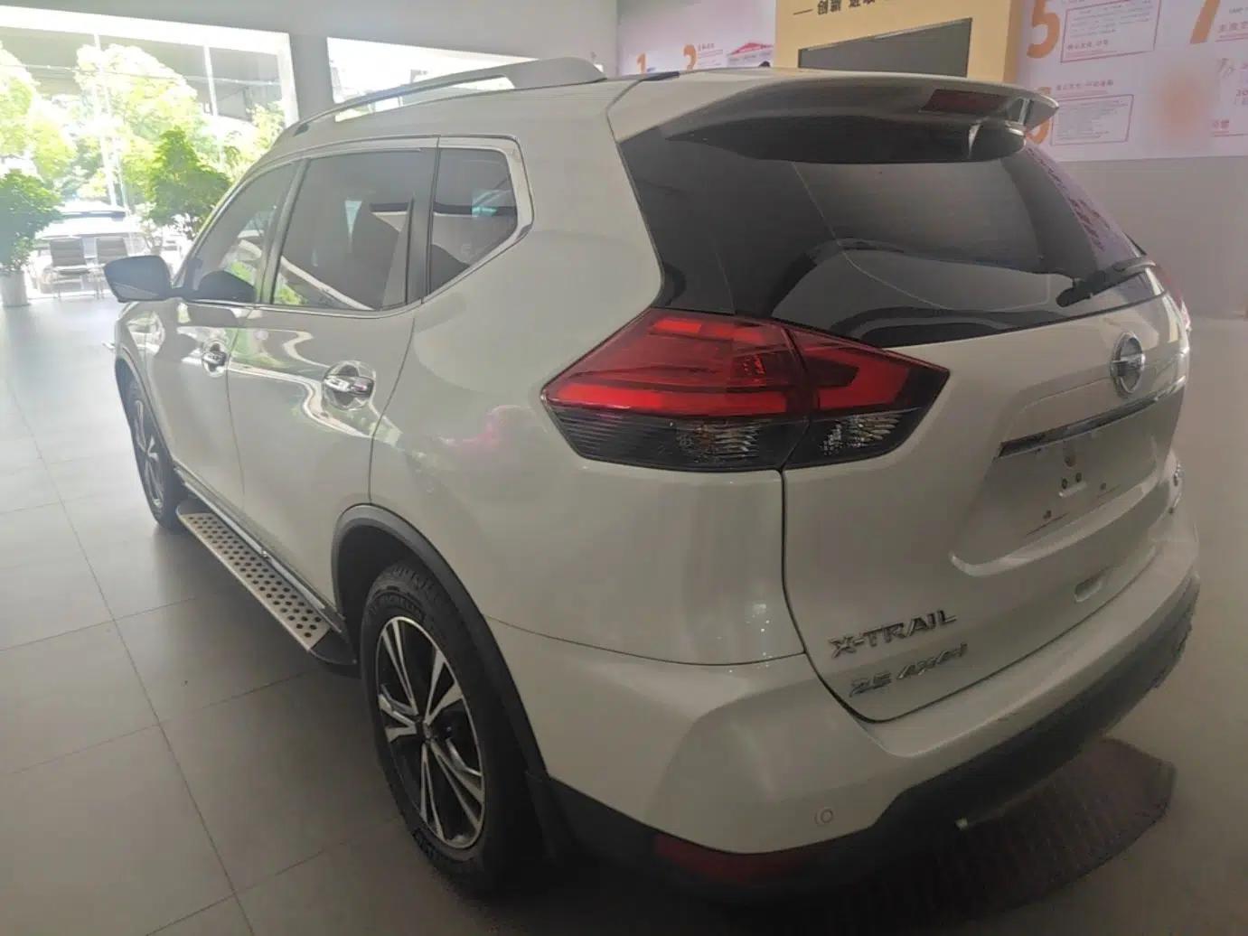 Nissan X-Trail 2019 2.5L CVT Smart Connect Luxury Edition 4WD — миниатюра 4