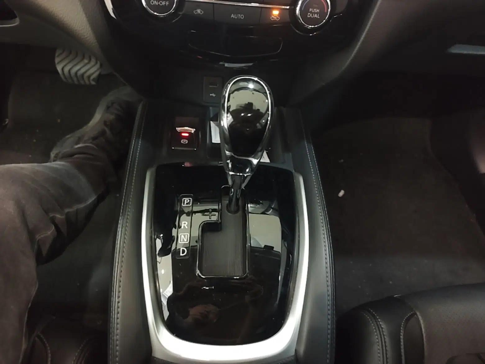 Nissan X-Trail 2020 2.0L XL ITS CVT 2WD SmartConnect Comfort Edition — миниатюра 17