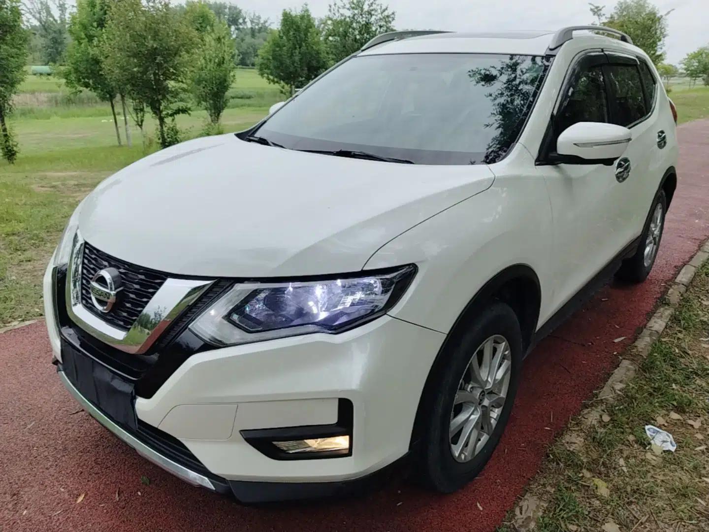 Nissan X-Trail 2017 2.0L CVT Comfort Edition 2WD — миниатюра 1