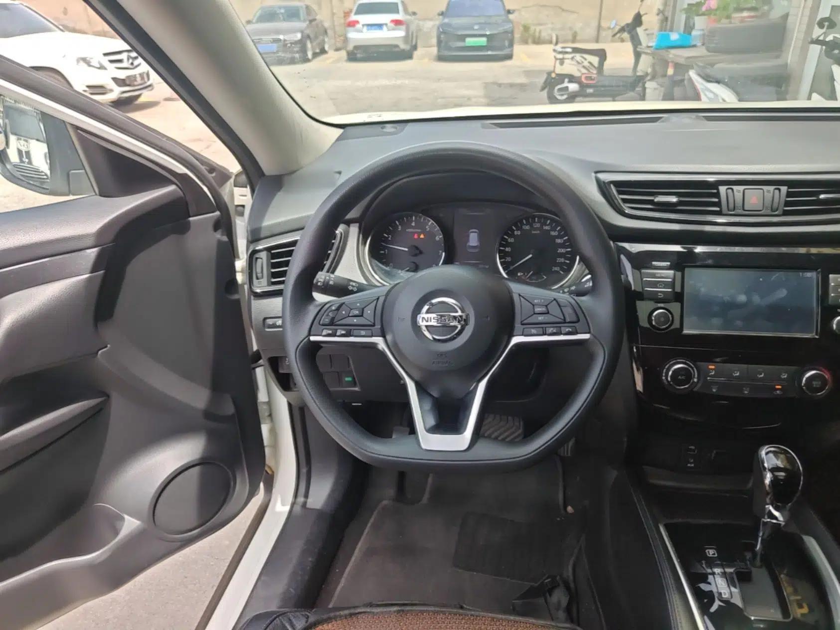 Nissan X-Trail 2017 2.0L CVT Comfort Edition 2WD — миниатюра 14