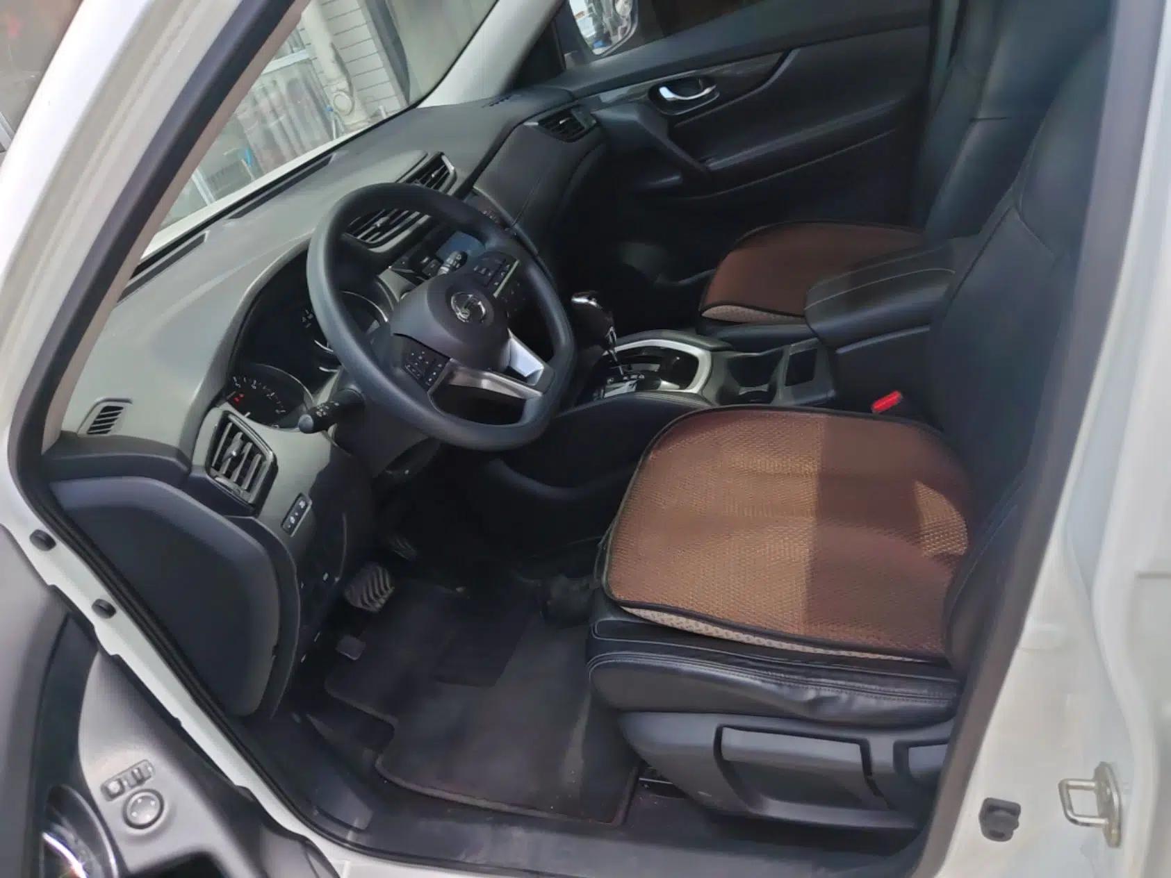 Nissan X-Trail 2017 2.0L CVT Comfort Edition 2WD — миниатюра 18