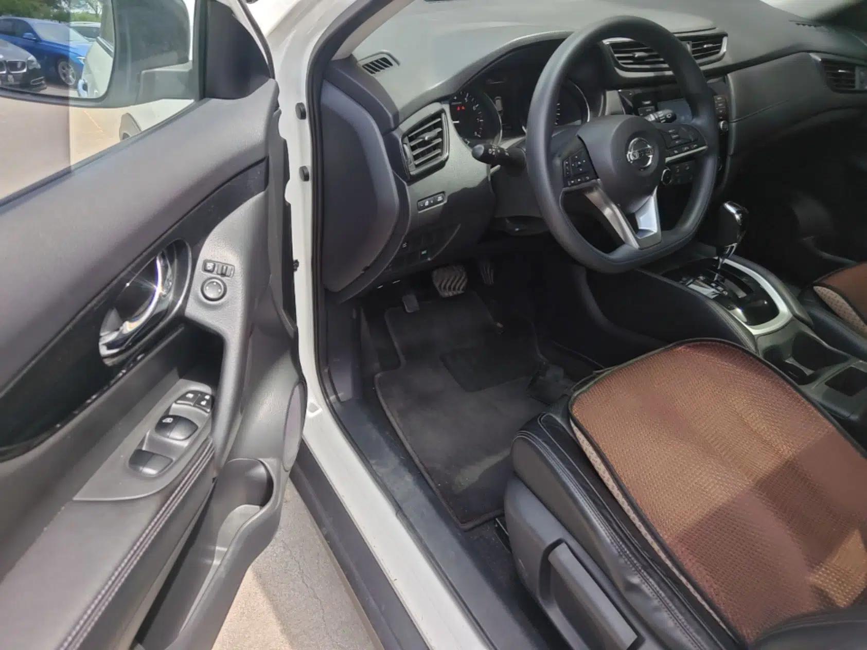 Nissan X-Trail 2017 2.0L CVT Comfort Edition 2WD — миниатюра 19