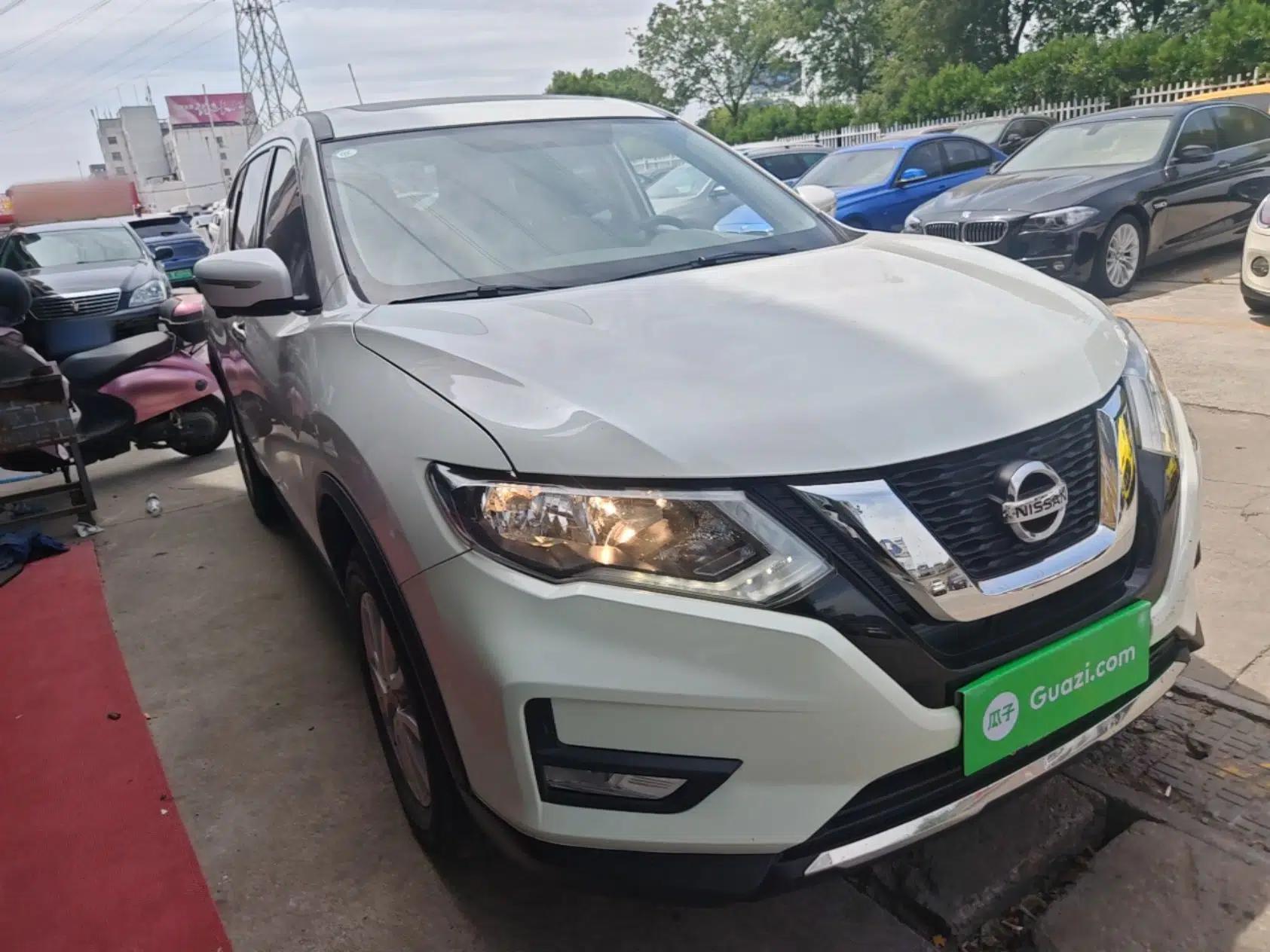 Nissan X-Trail 2017 2.0L CVT Comfort Edition 2WD — миниатюра 3
