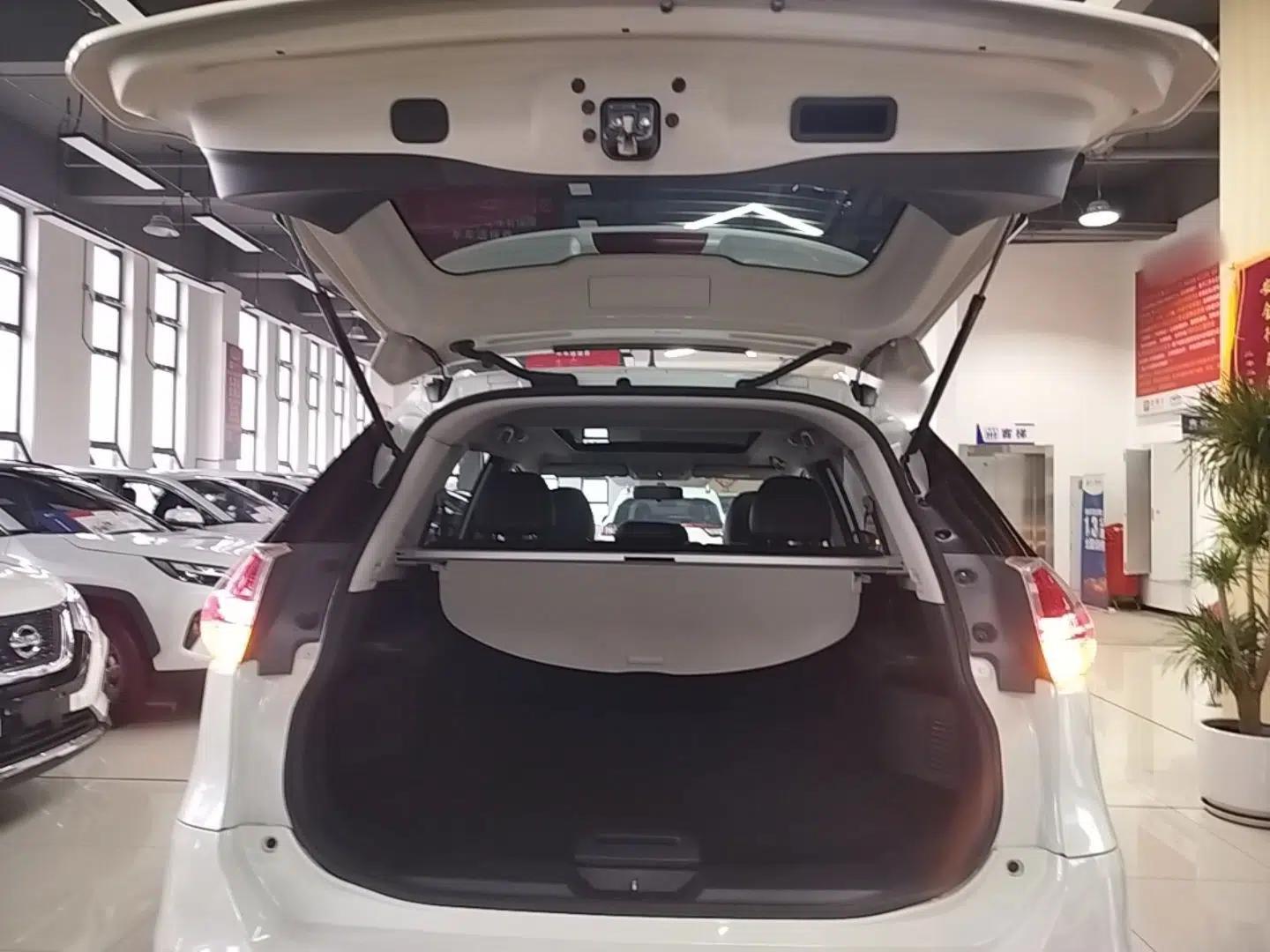 Nissan X-Trail 2014 2.0L CVT Comfort Edition 2WD — миниатюра 22