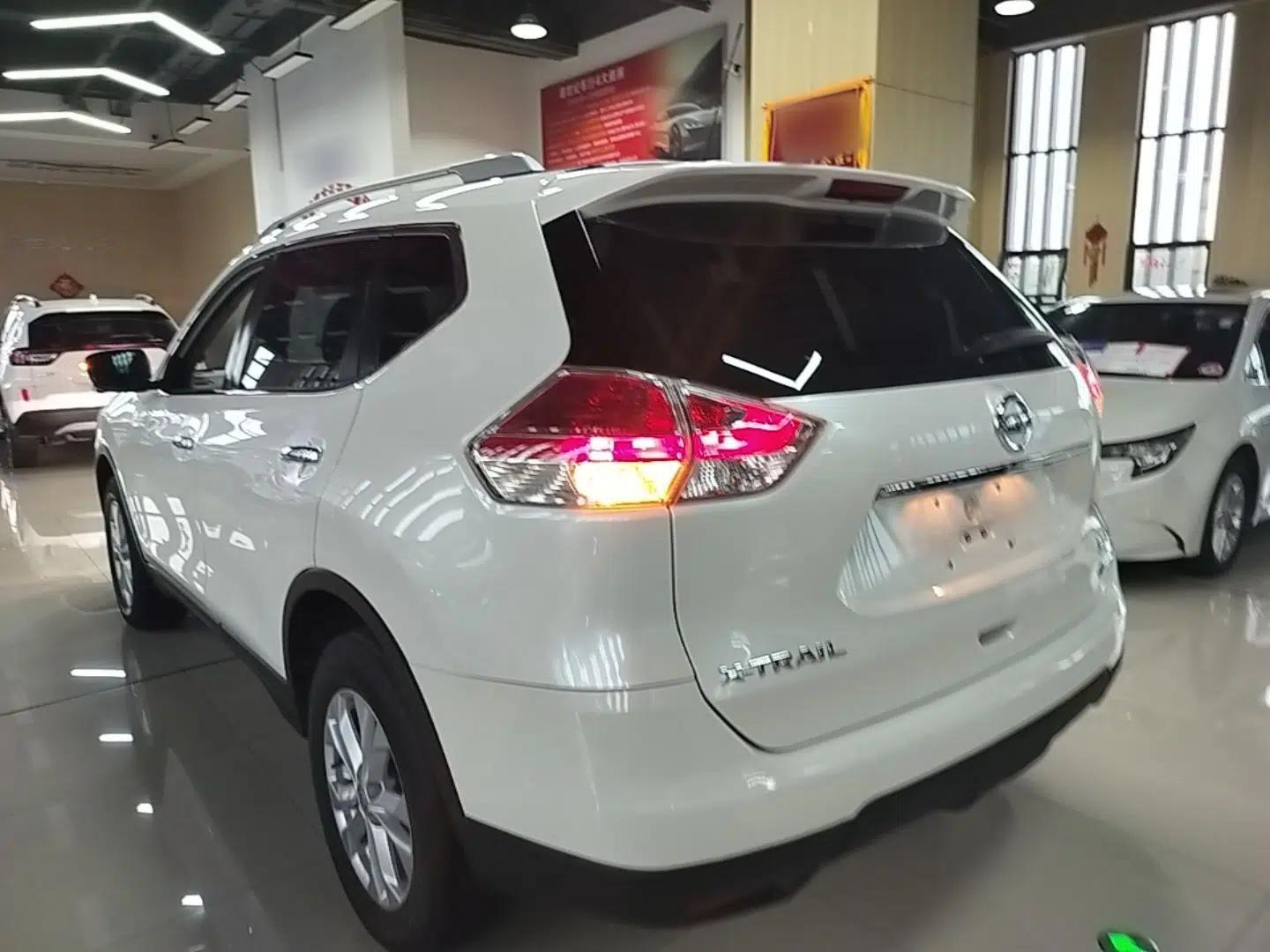 Nissan X-Trail 2014 2.0L CVT Comfort Edition 2WD — миниатюра 4