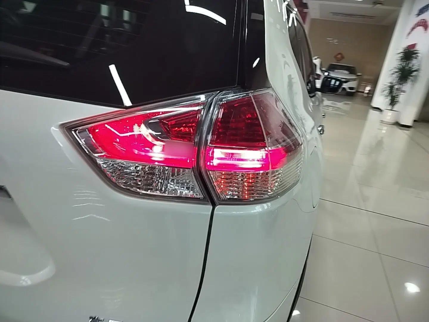 Nissan X-Trail 2014 2.0L CVT Comfort Edition 2WD — миниатюра 7