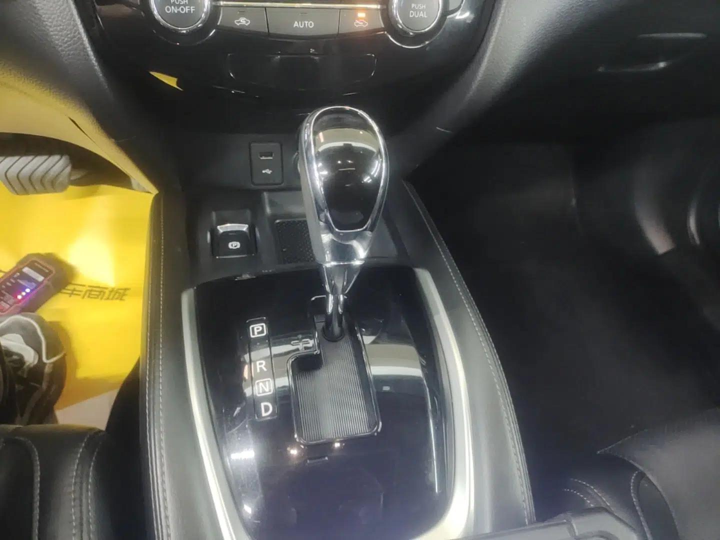Nissan X-Trail 2019 2.0L CVT Smart Connect Comfort Edition 2WD — миниатюра 17