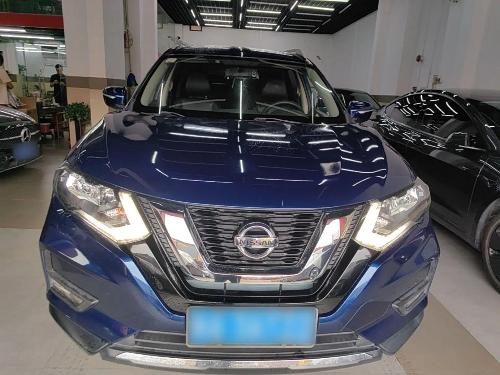 Nissan X-Trail 2017 2.5L CVT 7-Seater Leading Edition 4WD — миниатюра 2