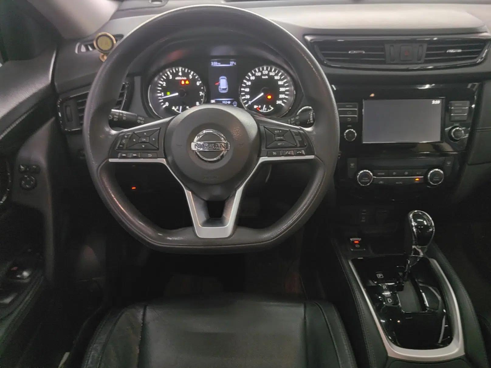 Nissan X-Trail 2017 2.5L CVT 7-Seater Leading Edition 4WD — миниатюра 14