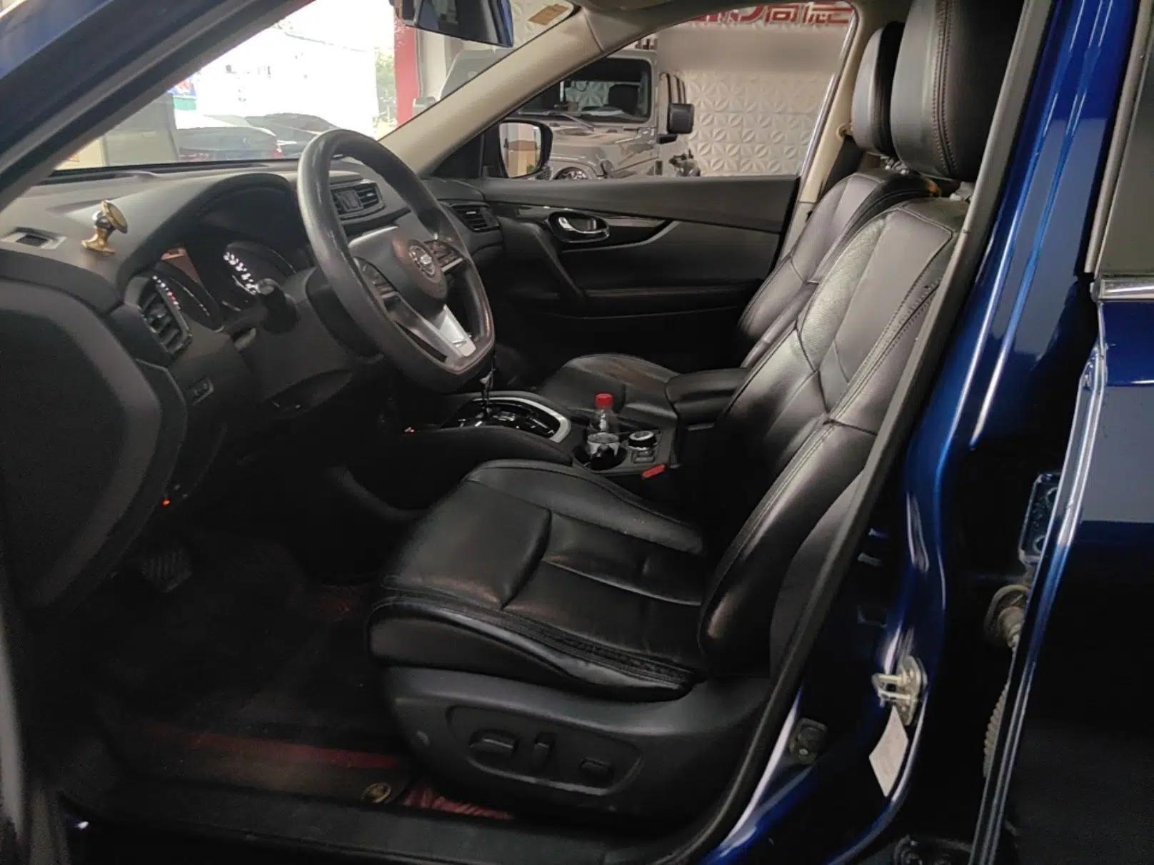 Nissan X-Trail 2017 2.5L CVT 7-Seater Leading Edition 4WD — миниатюра 18