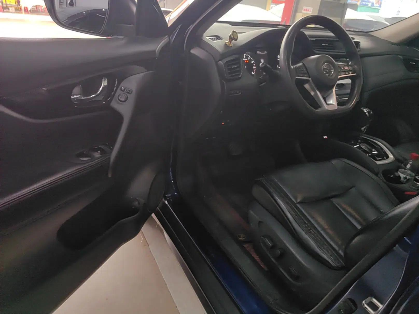 Nissan X-Trail 2017 2.5L CVT 7-Seater Leading Edition 4WD — миниатюра 19