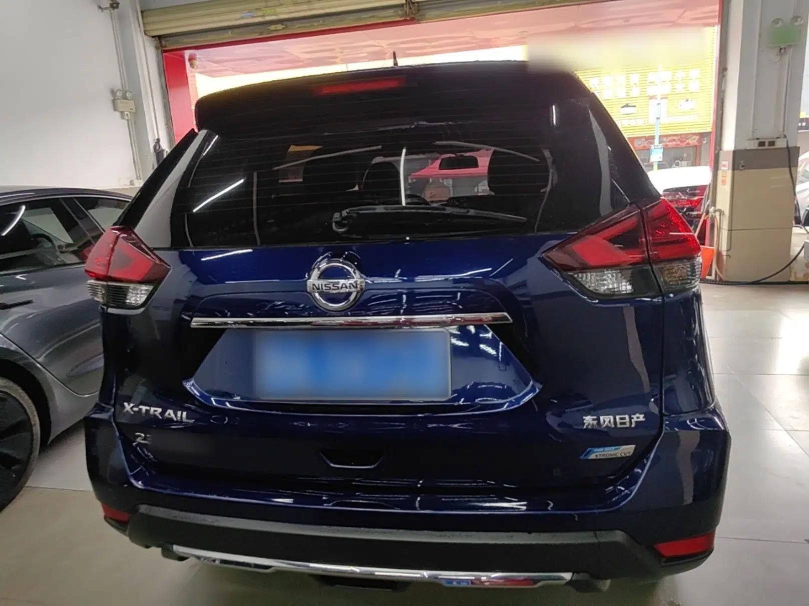 Nissan X-Trail 2017 2.5L CVT 7-Seater Leading Edition 4WD — миниатюра 5