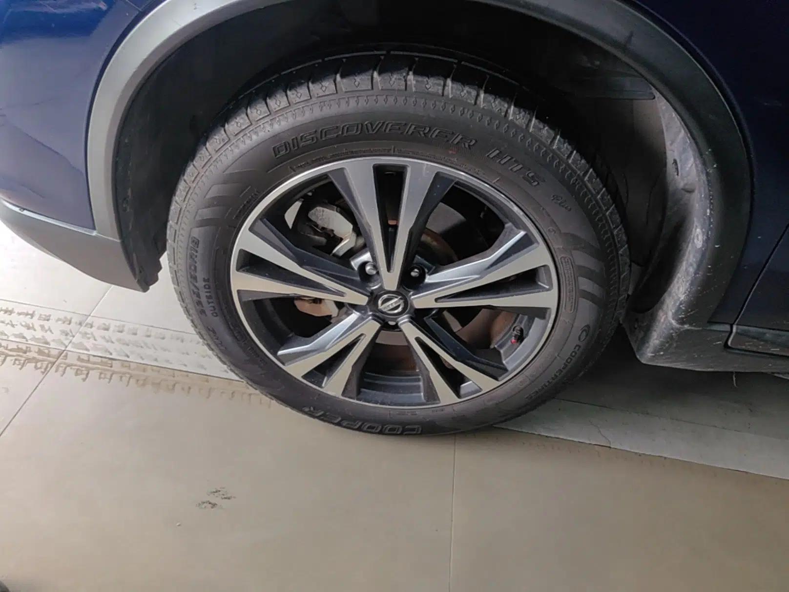 Nissan X-Trail 2017 2.5L CVT 7-Seater Leading Edition 4WD — миниатюра 8