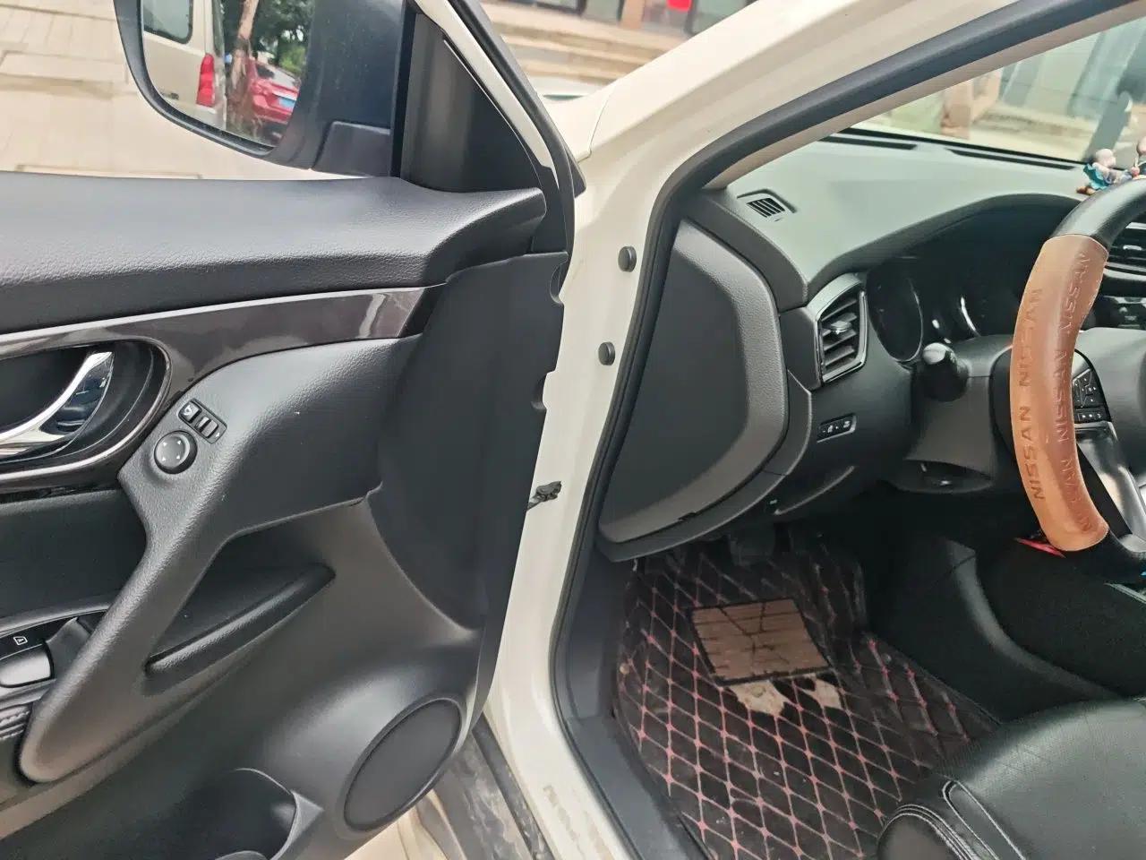 Nissan X-Trail 2017 2.0L CVT Comfort Edition 2WD — миниатюра 17