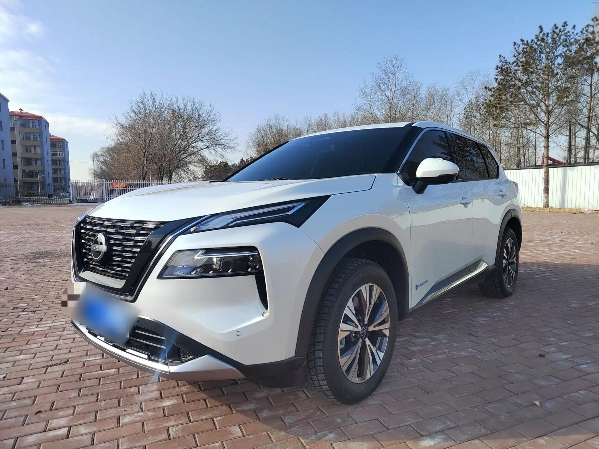 Nissan X-Trail 2023 e-POWER Ultra-Hybrid Dual-Motor All-Wheel-Drive Luxury Edition — миниатюра 1