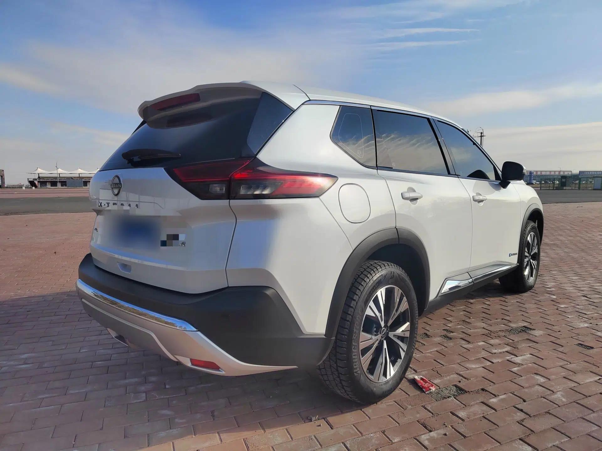 Nissan X-Trail 2023 e-POWER Ultra-Hybrid Dual-Motor All-Wheel-Drive Luxury Edition — миниатюра 4