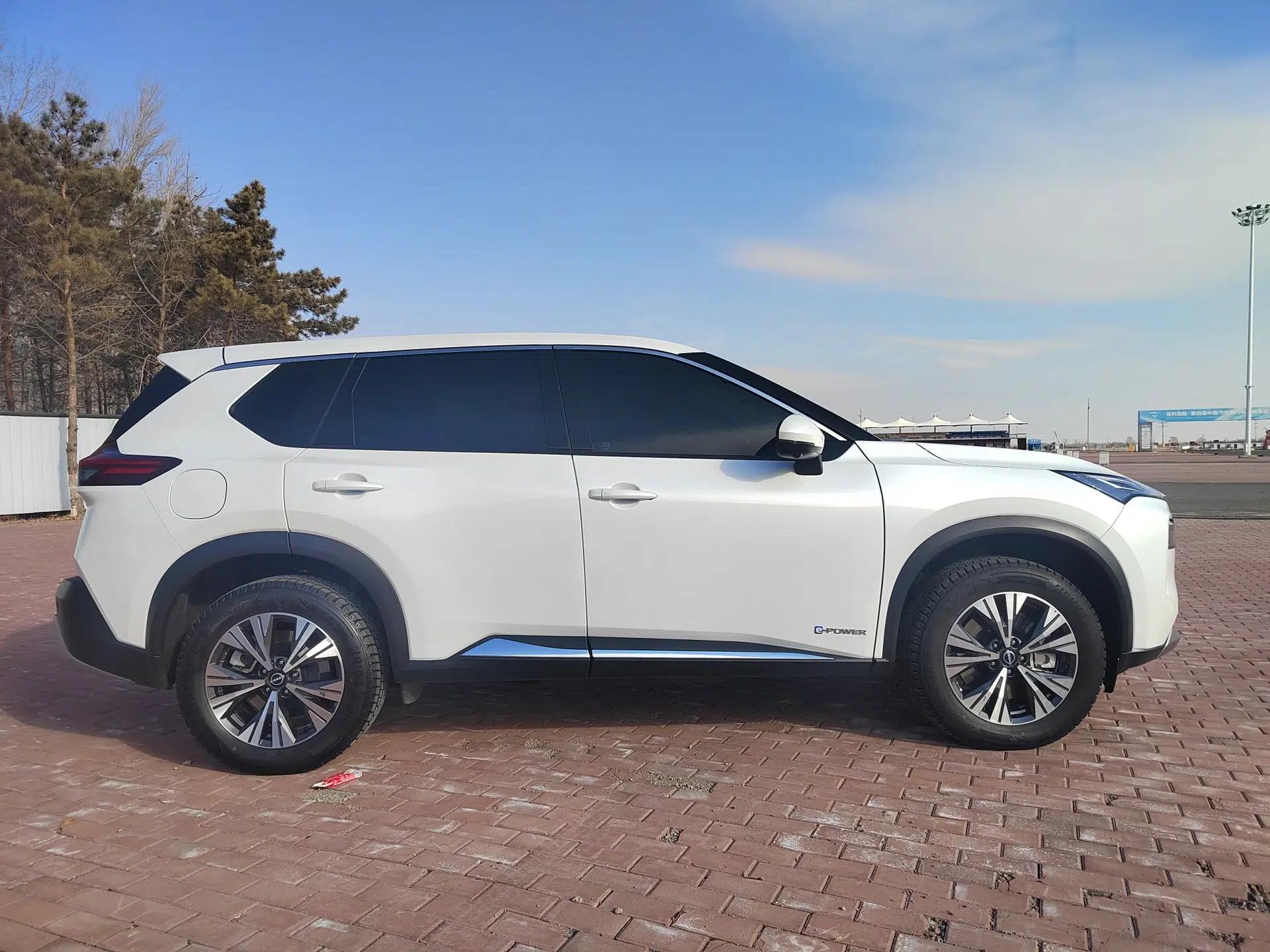 Nissan X-Trail 2023 e-POWER Ultra-Hybrid Dual-Motor All-Wheel-Drive Luxury Edition — миниатюра 6