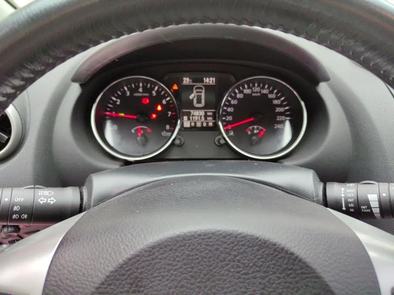 Nissan Qashqai 2012 2.0 XL Fire CVT 2WD — миниатюра 12