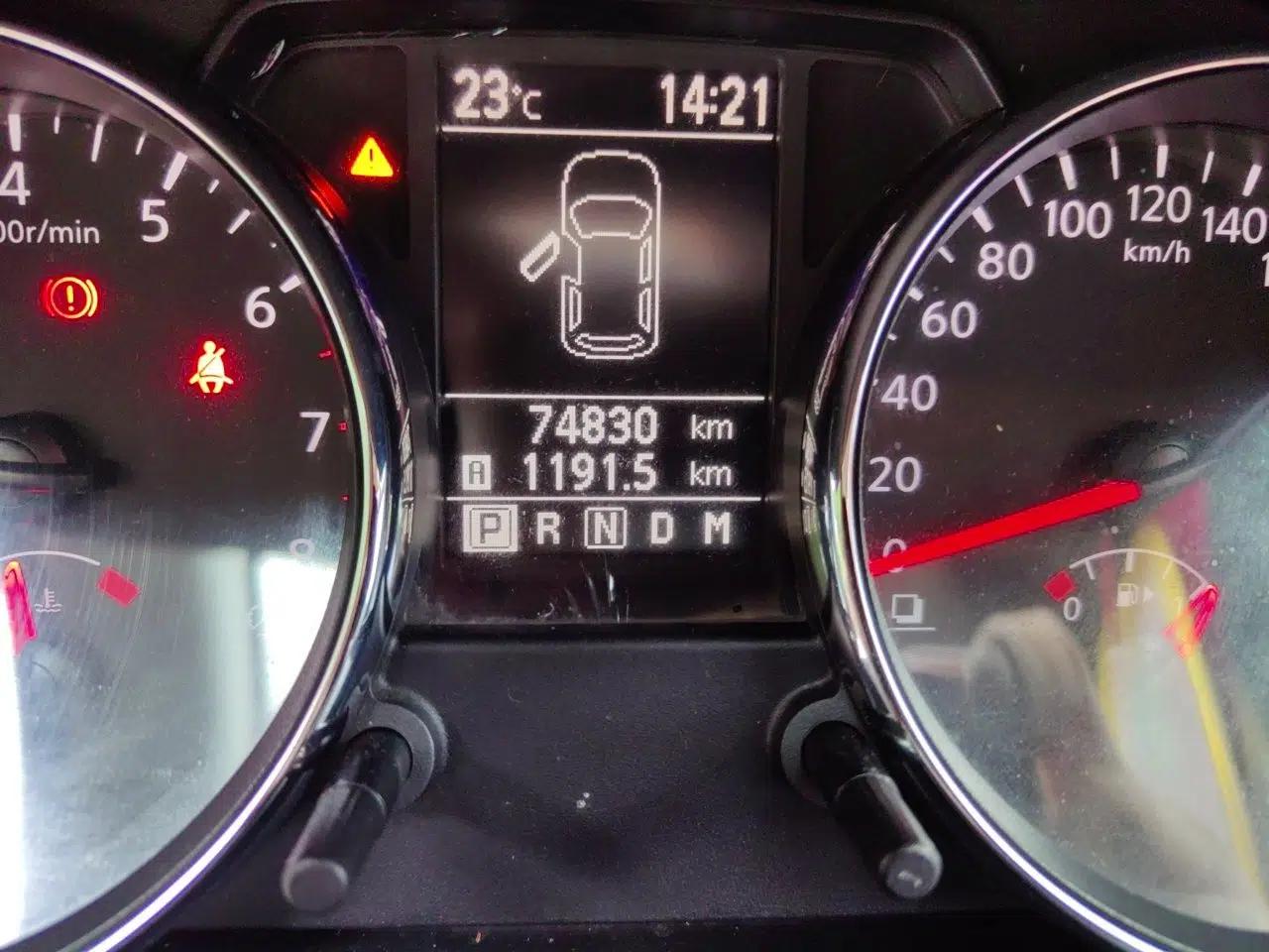 Nissan Qashqai 2012 2.0 XL Fire CVT 2WD — миниатюра 13