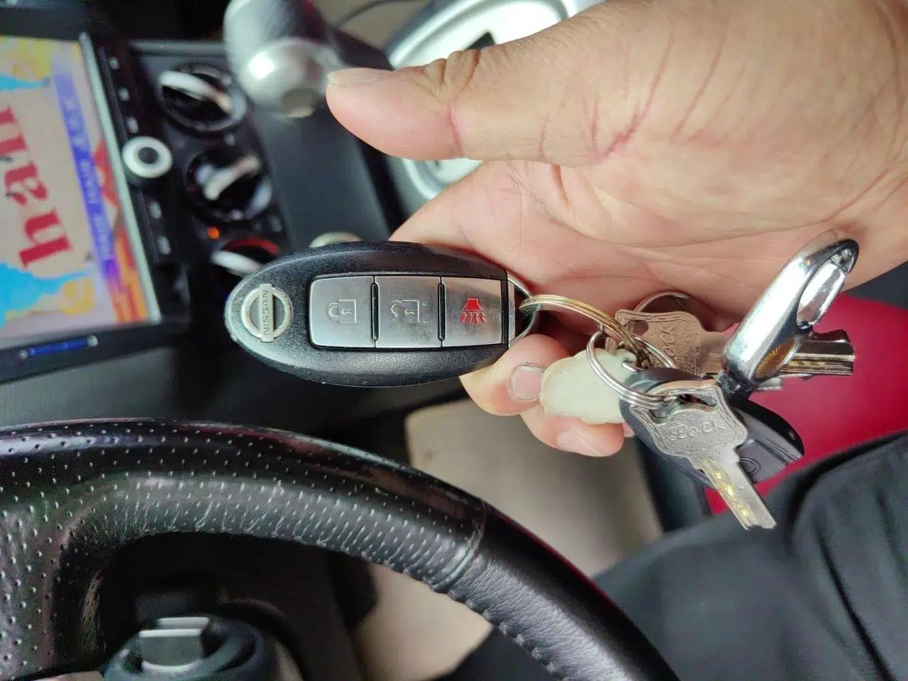 Nissan Qashqai 2012 2.0 XL Fire CVT 2WD — миниатюра 9
