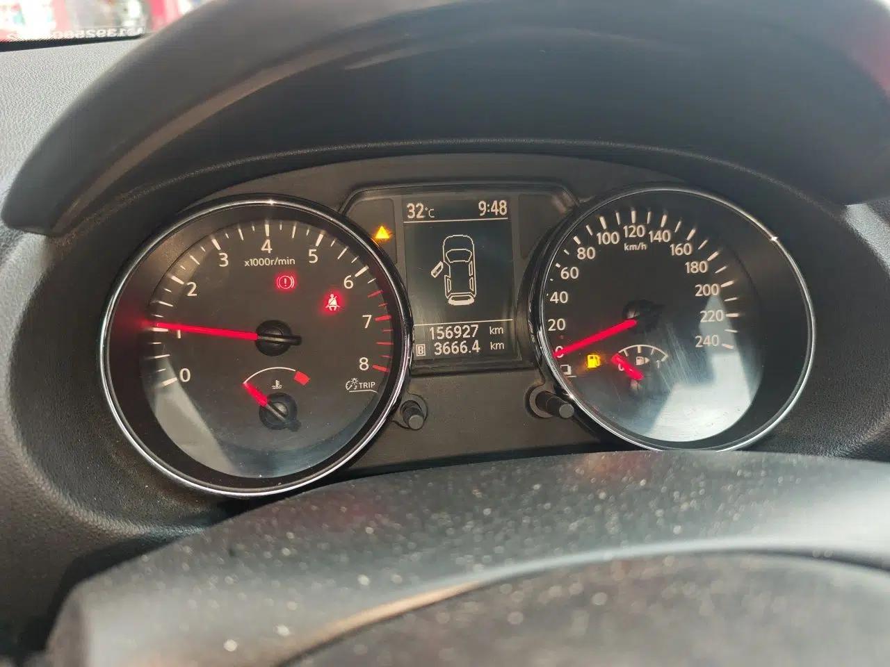 Nissan Qashqai 2012 2.0 XL Fire 6MT 2WD — миниатюра 12