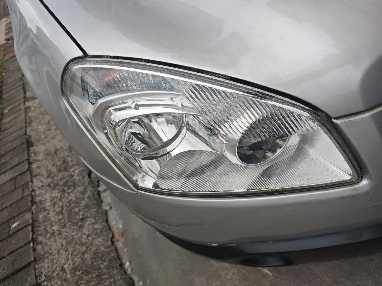 Nissan Qashqai 2012 2.0 XL Fire 6MT 2WD — миниатюра 7