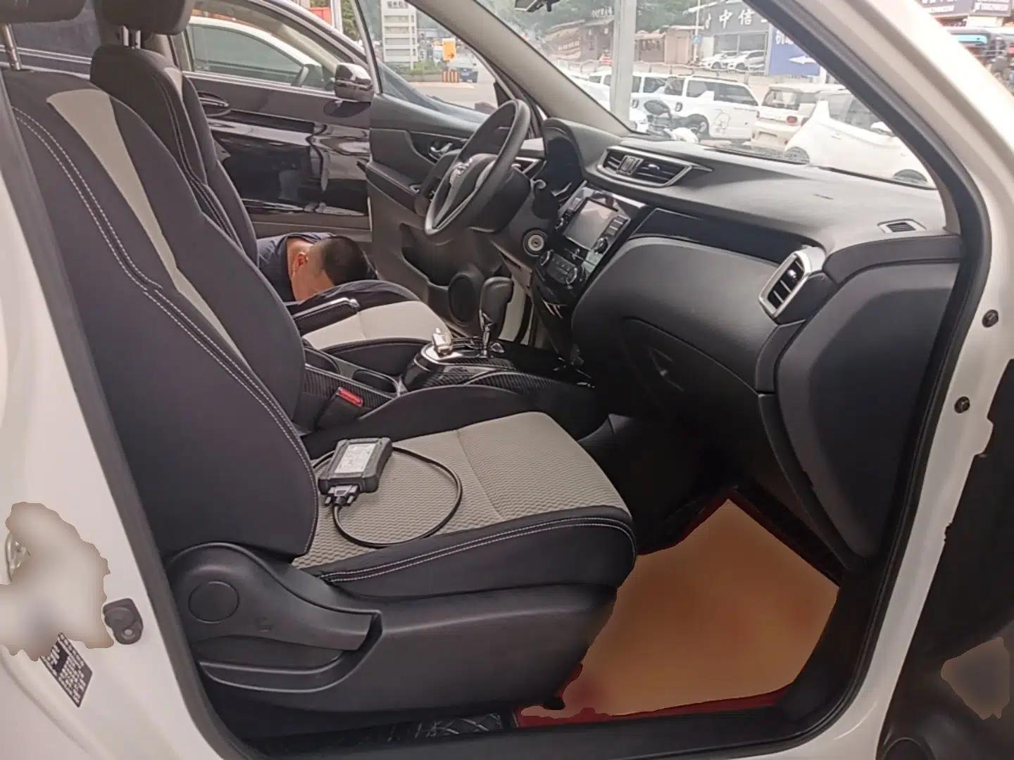 Nissan Qashqai 2017 2.0L CVT Elite Edition China V Standard — миниатюра 23