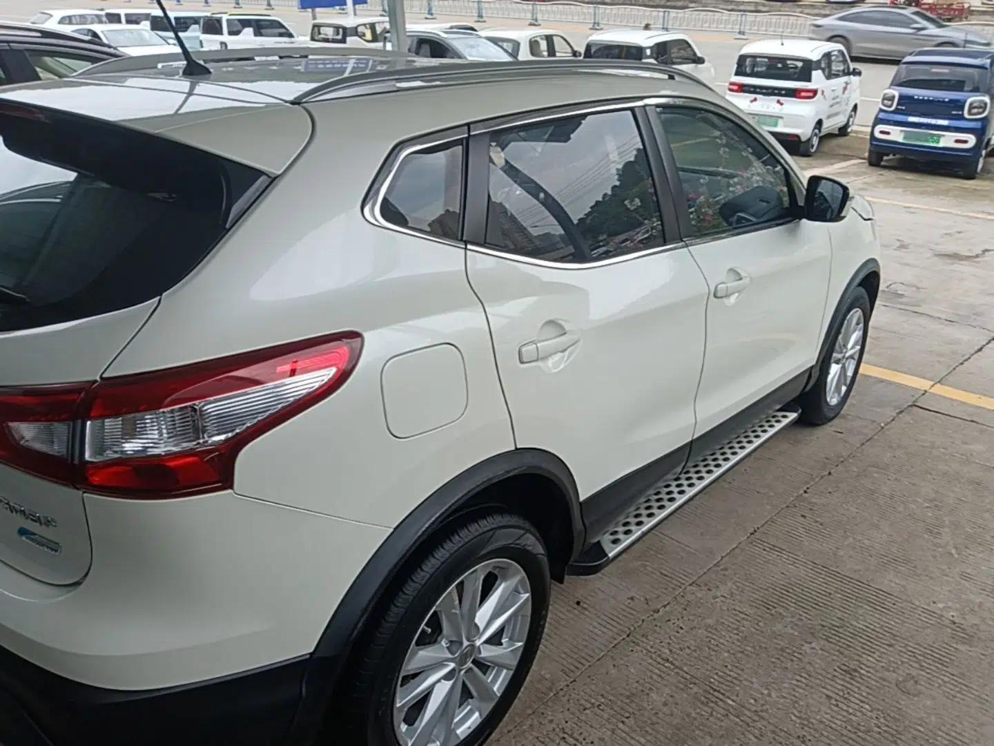 Nissan Qashqai 2017 2.0L CVT Elite Edition China V Standard — миниатюра 6