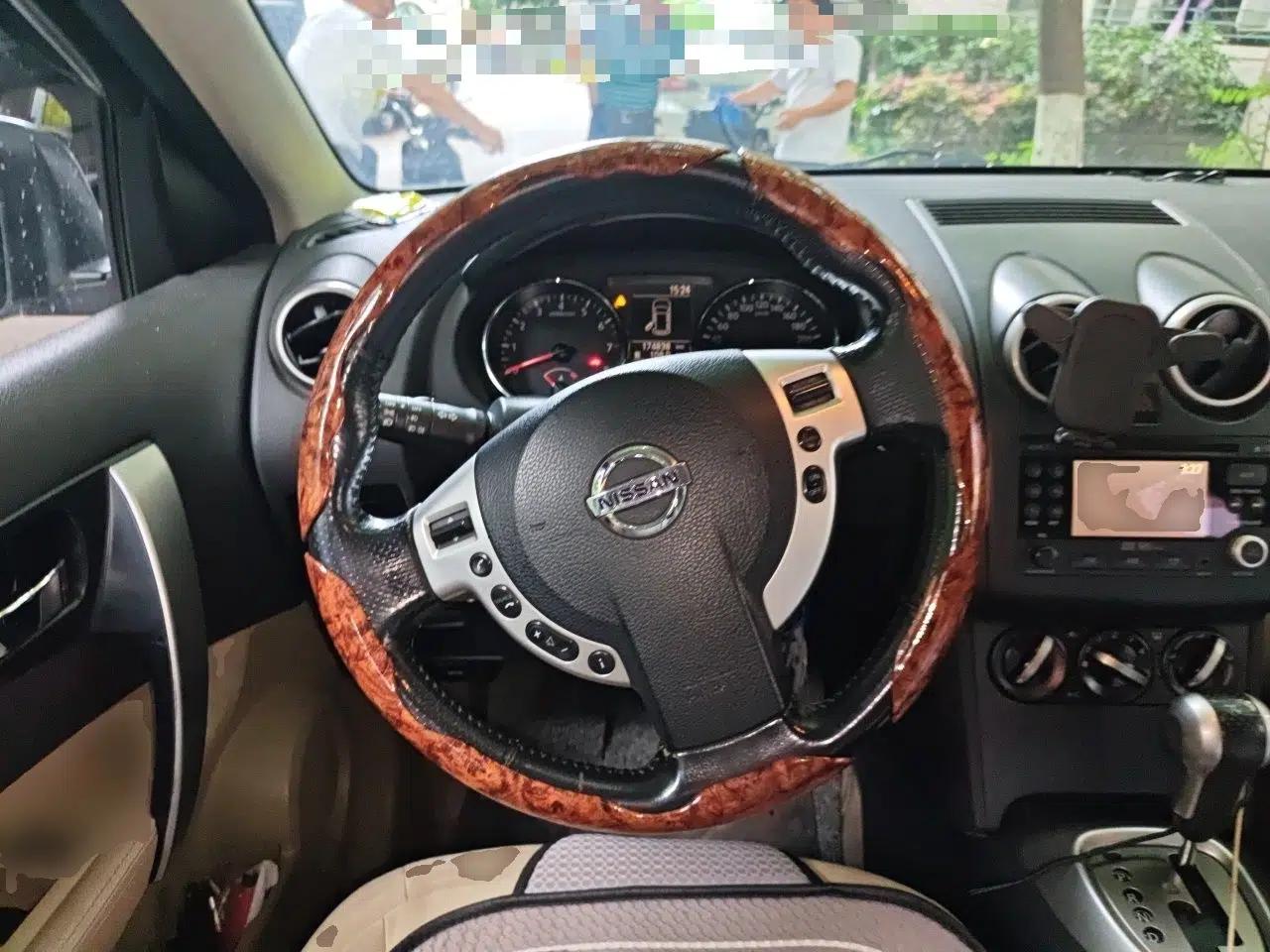 Nissan Qashqai 2012 2.0 XL Fire CVT 2WD — миниатюра 11