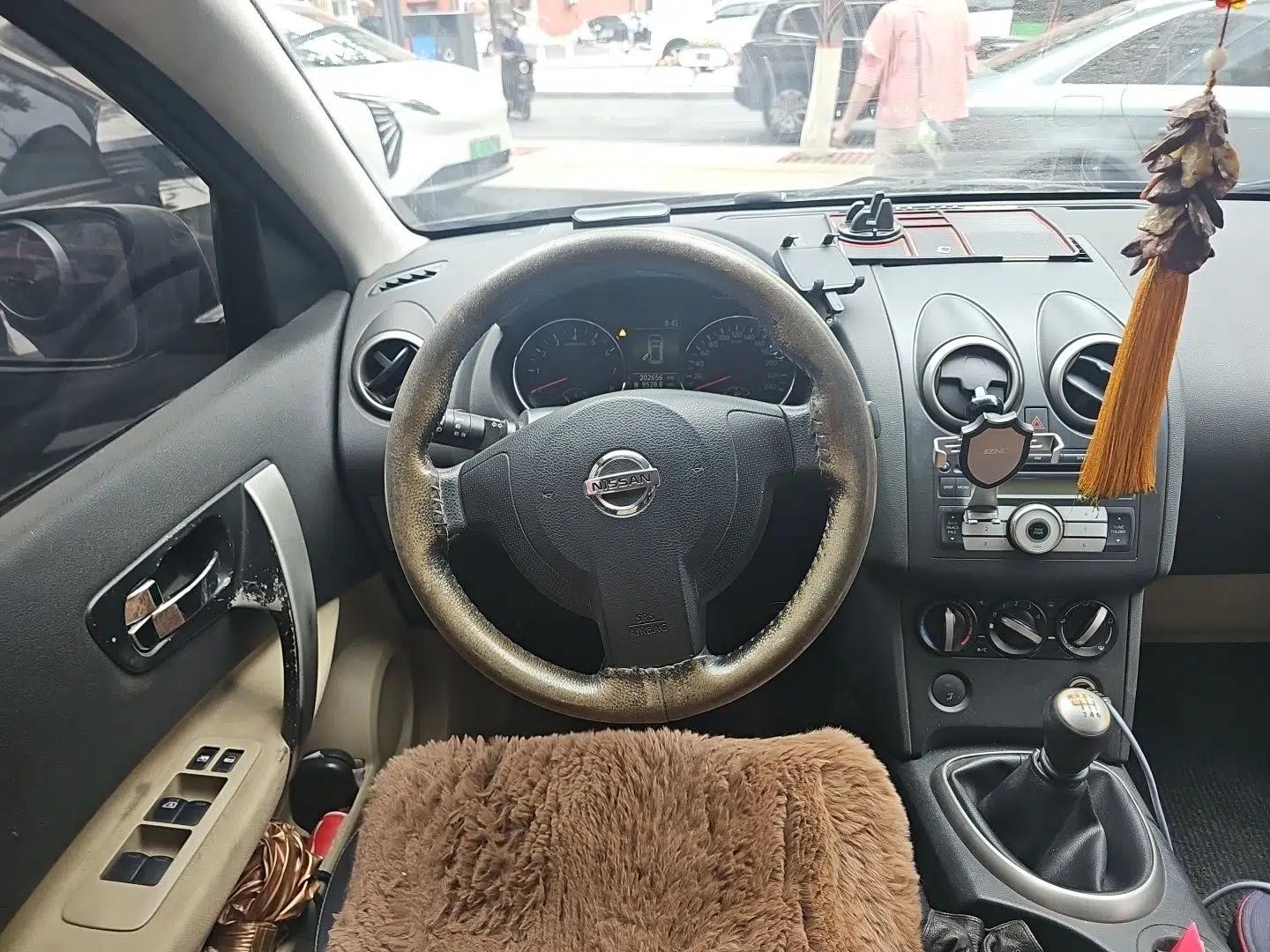 Nissan Qashqai 2011 2.0 XL Fire 6MT 2WD — миниатюра 11
