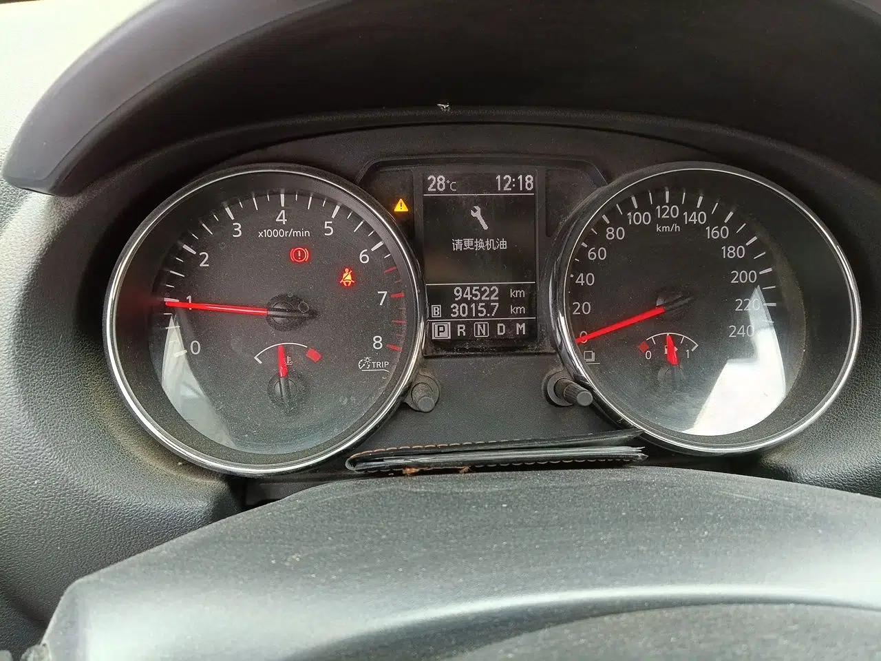Nissan Qashqai 2012 2.0 XL Fire CVT 2WD — миниатюра 13