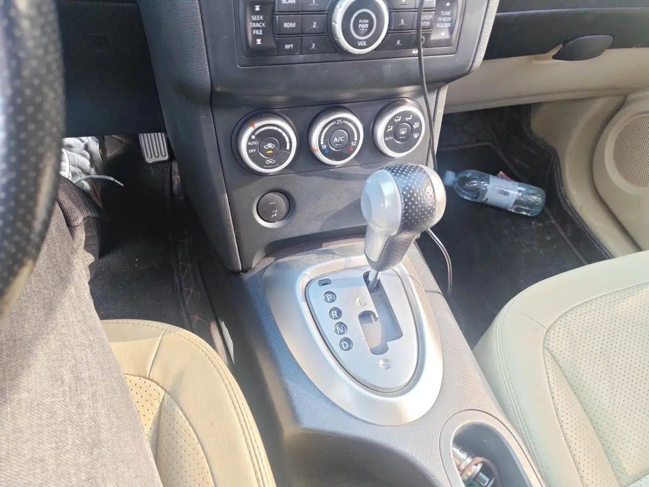 Nissan Qashqai 2011 2.0 XV Lea CVT 2WD — миниатюра 15
