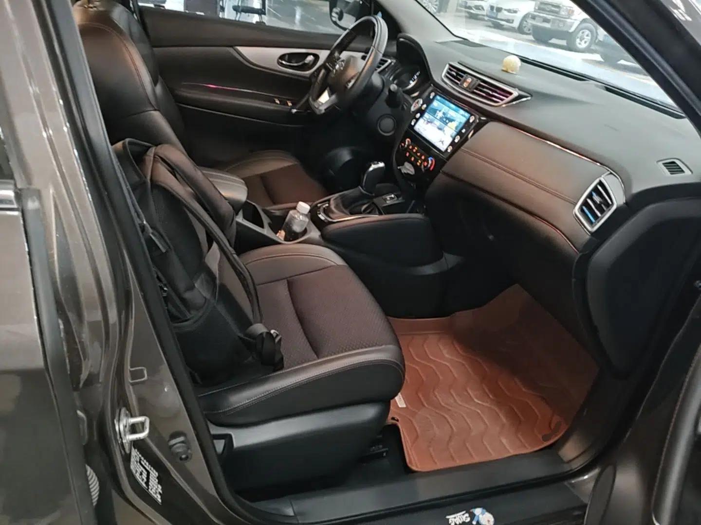 Nissan Qashqai 2019 2.0L CVT Luxury Edition — миниатюра 23