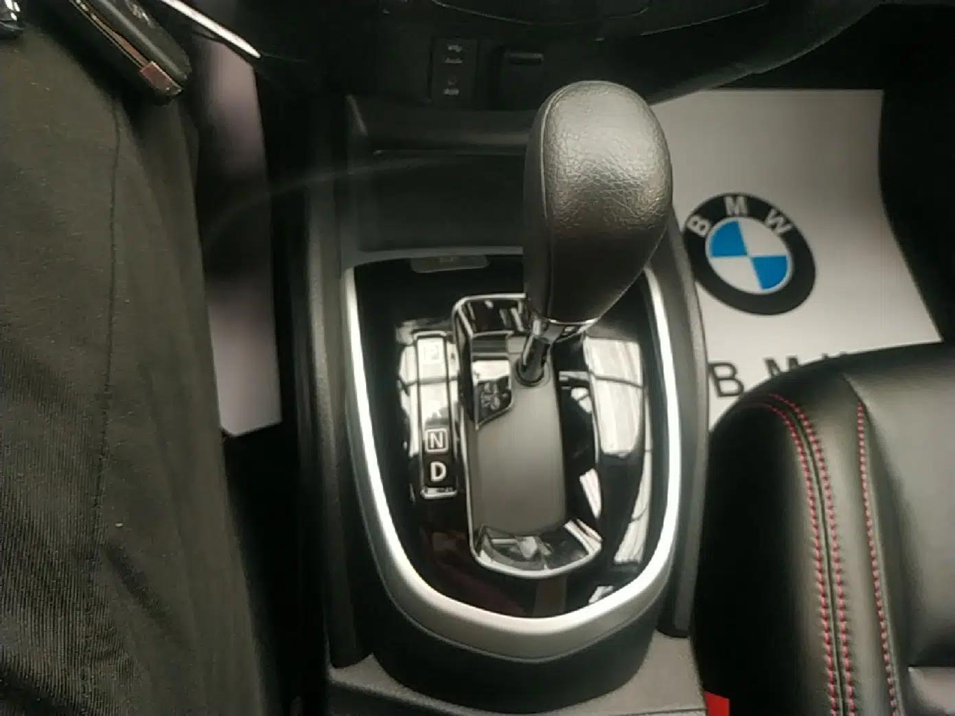 Nissan Qashqai 2016 2.0L CVT Elite Edition — миниатюра 17