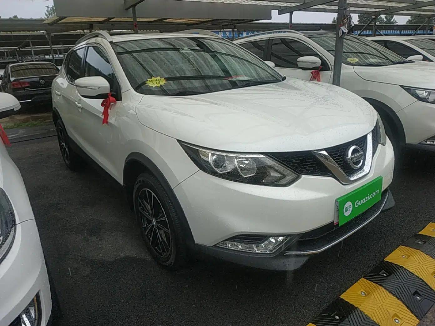 Nissan Qashqai 2016 2.0L CVT Elite Edition — миниатюра 3